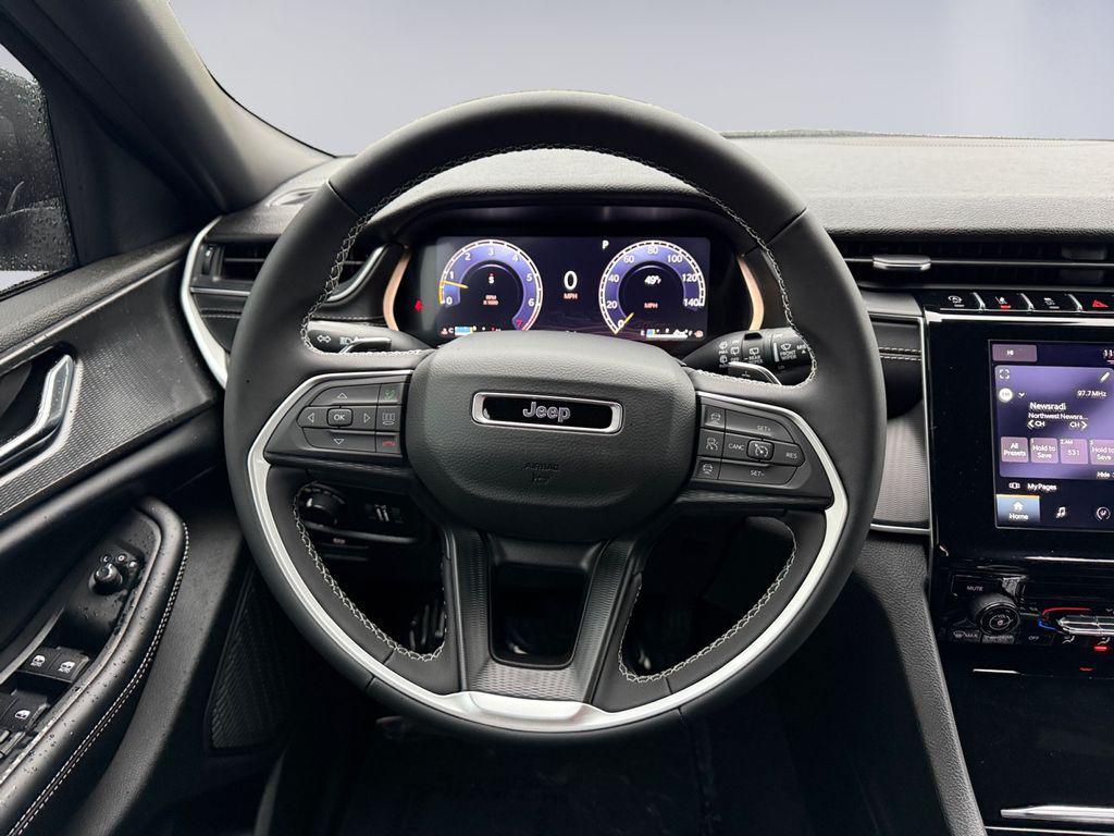 new 2025 Jeep Grand Cherokee L car, priced at $39,282