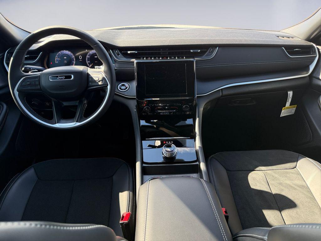 new 2025 Jeep Grand Cherokee L car, priced at $40,982