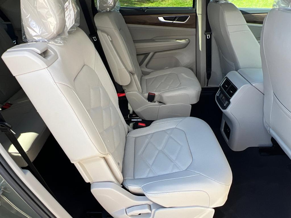 new 2026 Volkswagen Atlas car, priced at $43,474