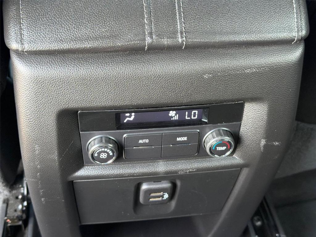 used 2023 Chevrolet Traverse car, priced at $32,395