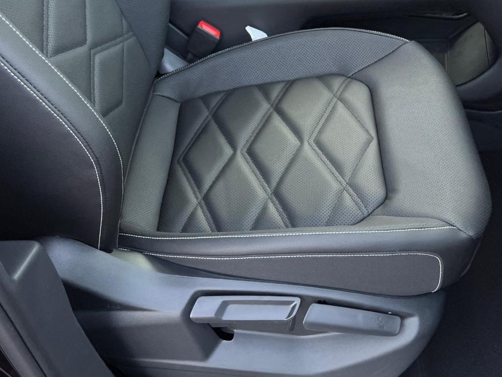 new 2026 Volkswagen Atlas car, priced at $43,665