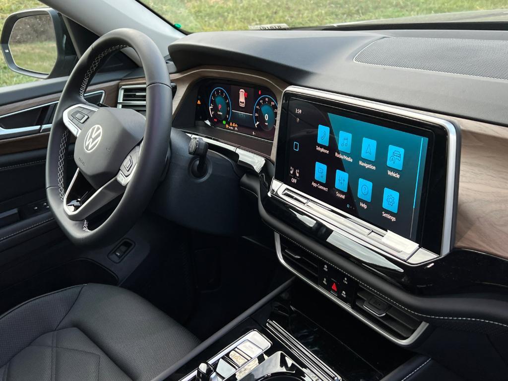 new 2026 Volkswagen Atlas car, priced at $43,665