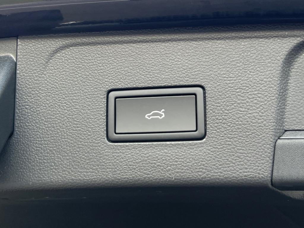 new 2026 Volkswagen Atlas car, priced at $43,665