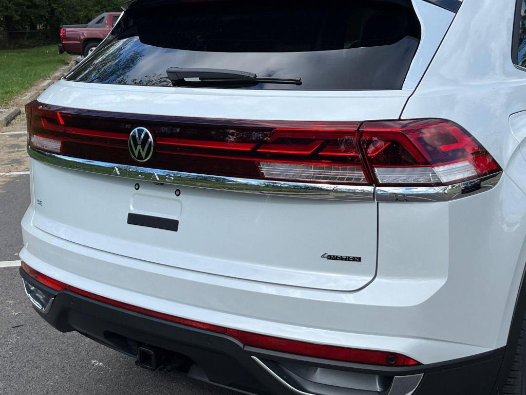 new 2026 Volkswagen Atlas Cross Sport car, priced at $44,336
