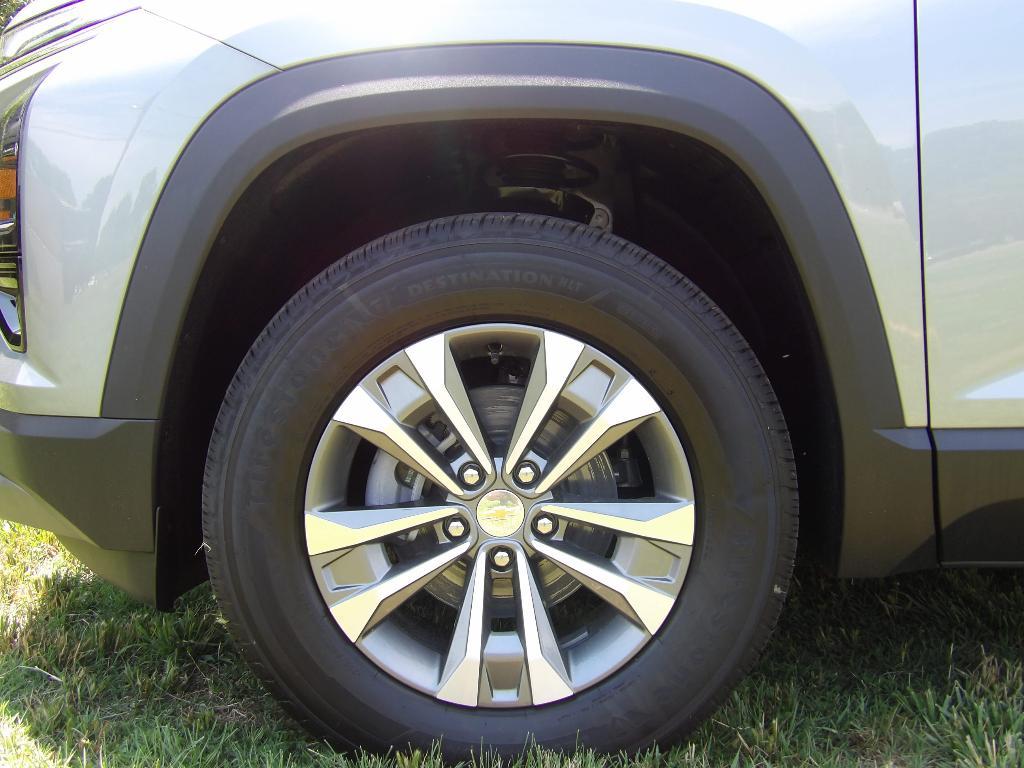new 2026 Chevrolet Equinox car, priced at $32,129