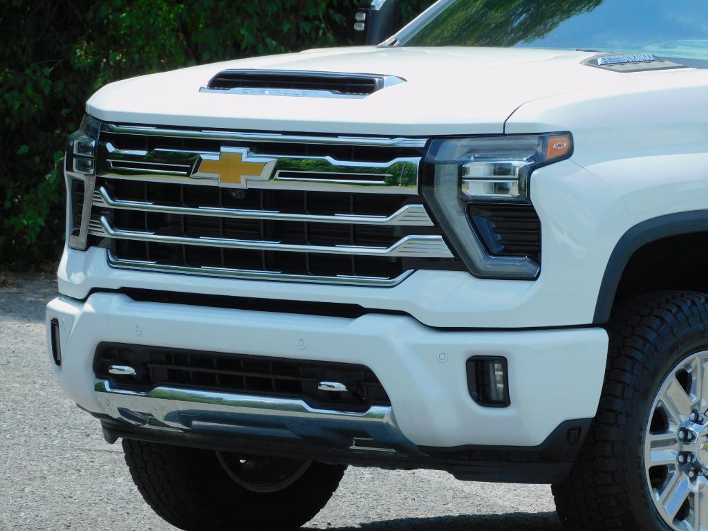 used 2024 Chevrolet Silverado 3500 car, priced at $75,376