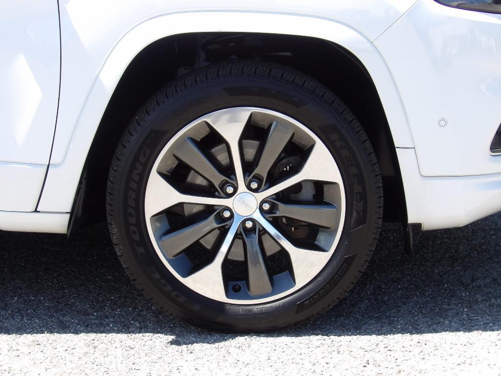 used 2019 Jeep Cherokee car, priced at $20,376