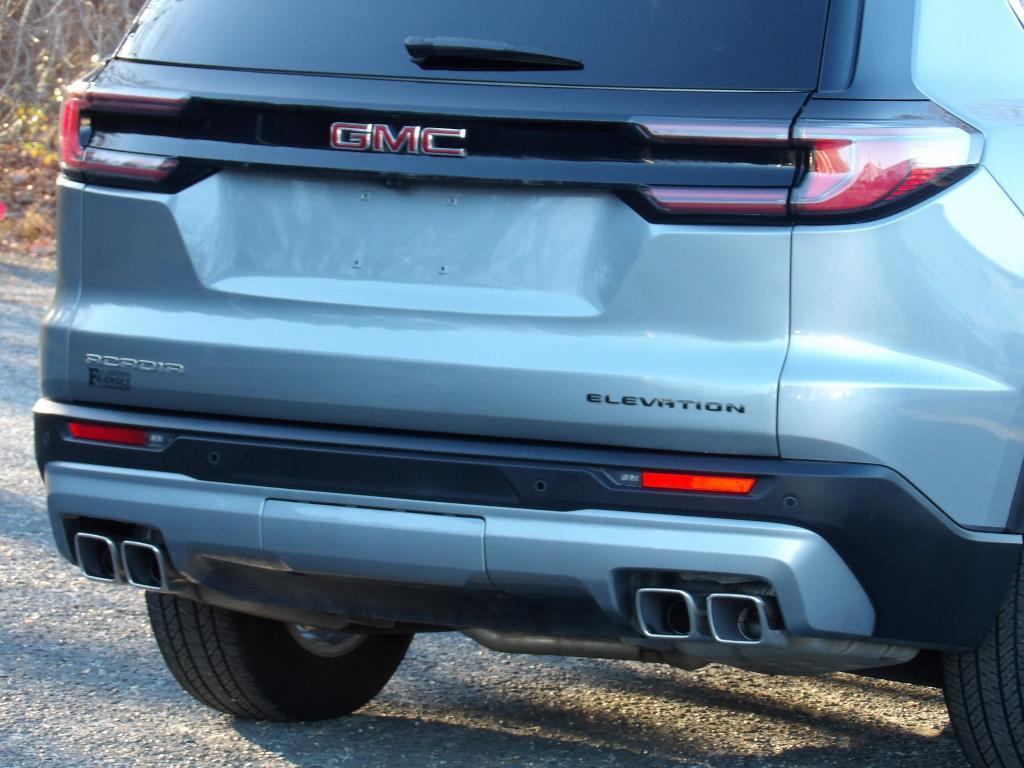 used 2025 GMC Acadia car, priced at $31,987