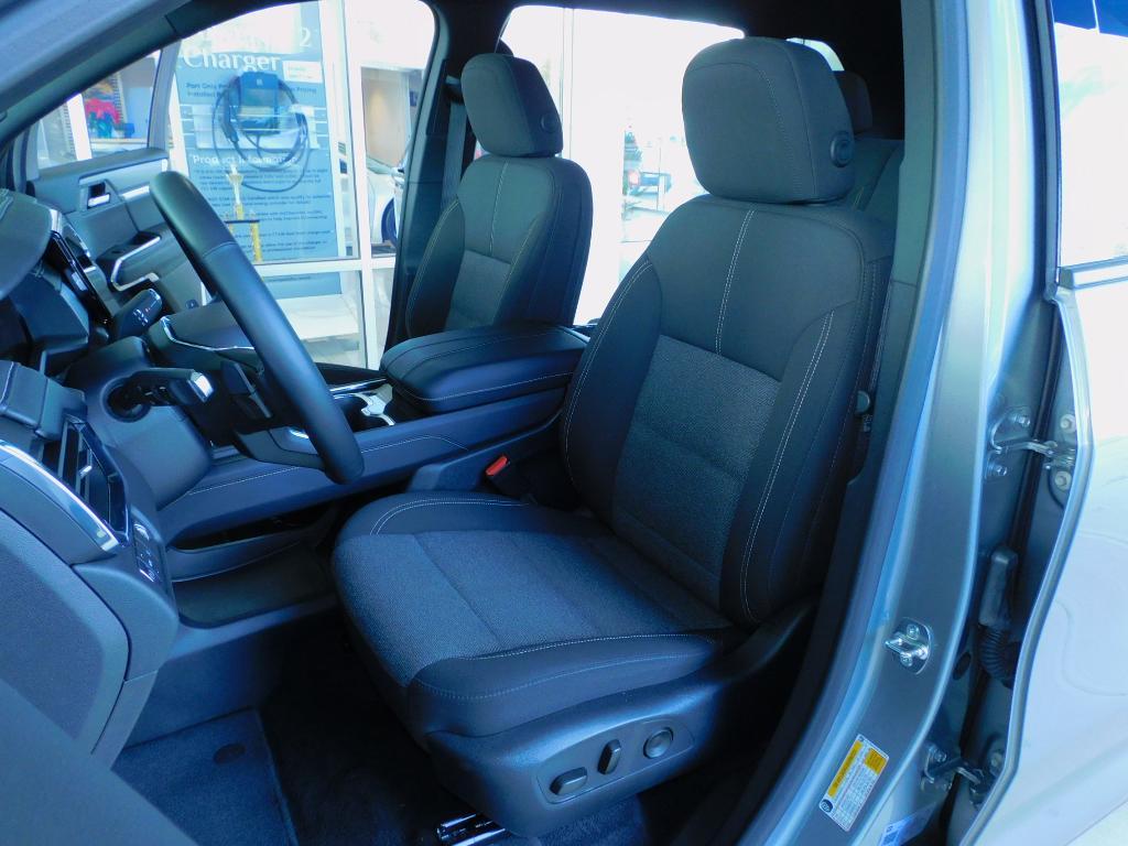 used 2025 GMC Acadia car, priced at $31,987