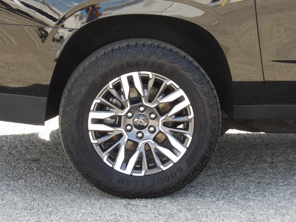 used 2025 Chevrolet Suburban car, priced at $65,987