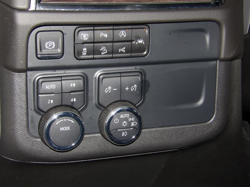 used 2025 Chevrolet Suburban car, priced at $65,987