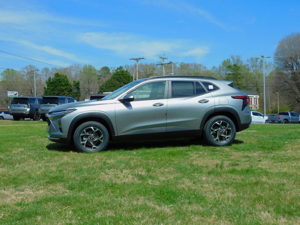 new 2026 Chevrolet Trax car, priced at $25,885