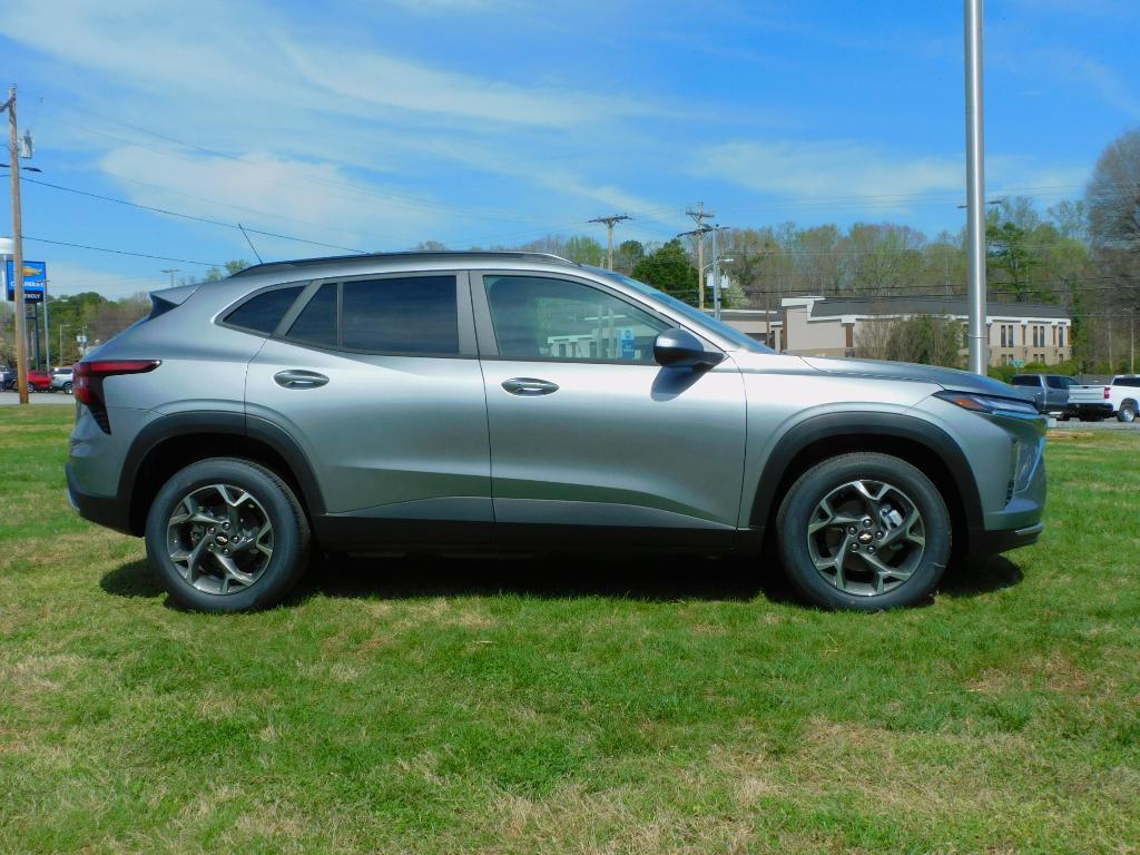new 2026 Chevrolet Trax car, priced at $25,885