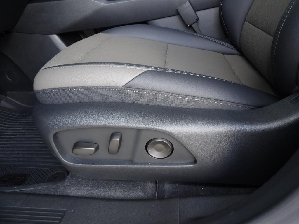 new 2026 Chevrolet Equinox car, priced at $36,319