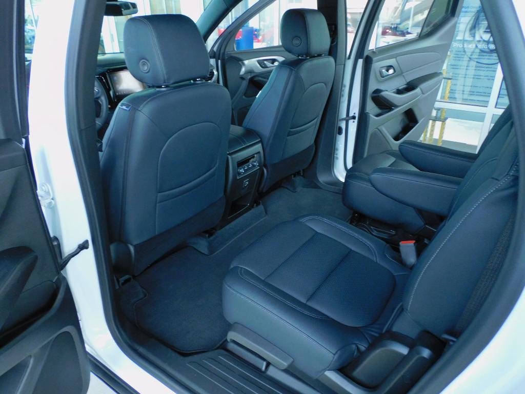 used 2023 Chevrolet Traverse car, priced at $30,987