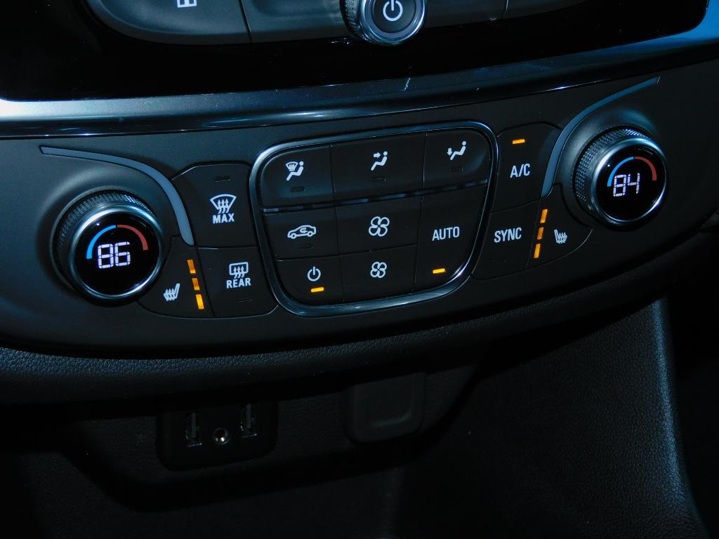 used 2023 Chevrolet Traverse car, priced at $30,987