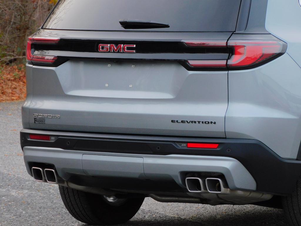 used 2025 GMC Acadia car, priced at $32,987