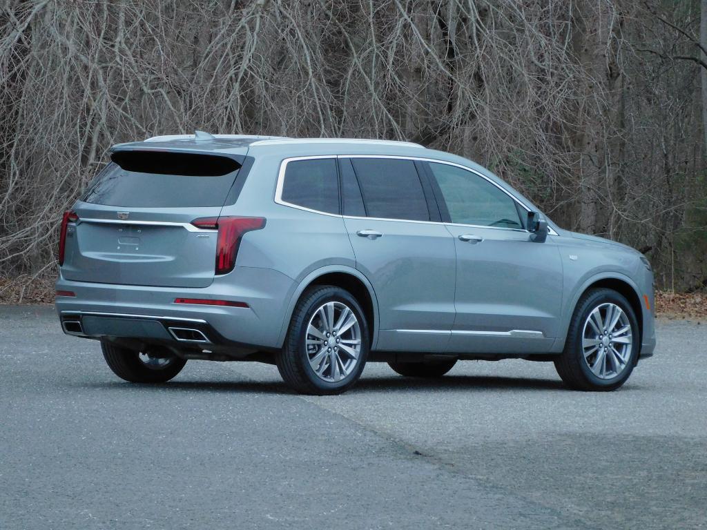 used 2025 Cadillac XT6 car, priced at $39,987