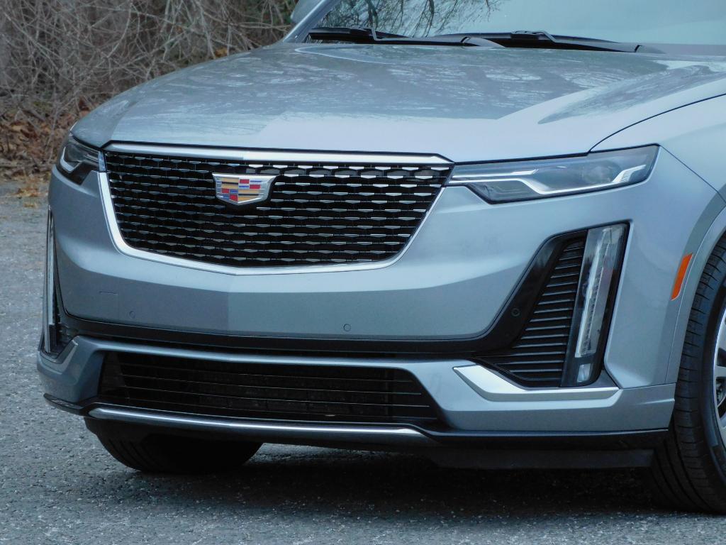 used 2025 Cadillac XT6 car, priced at $39,987