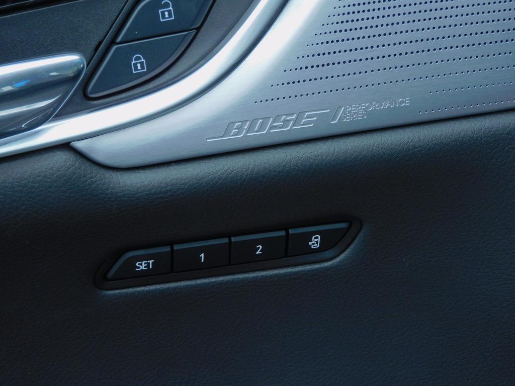 used 2025 Cadillac XT6 car, priced at $39,987