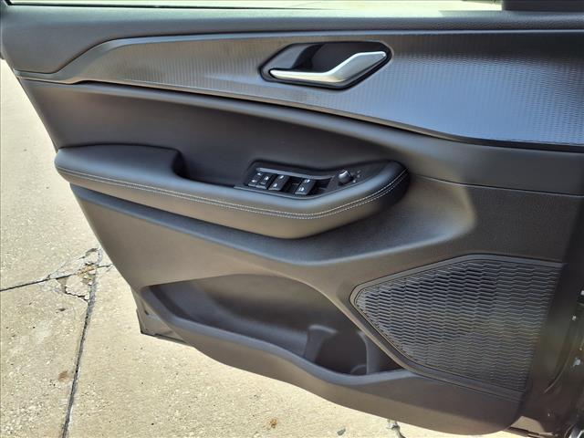 new 2025 Jeep Grand Cherokee car, priced at $40,421