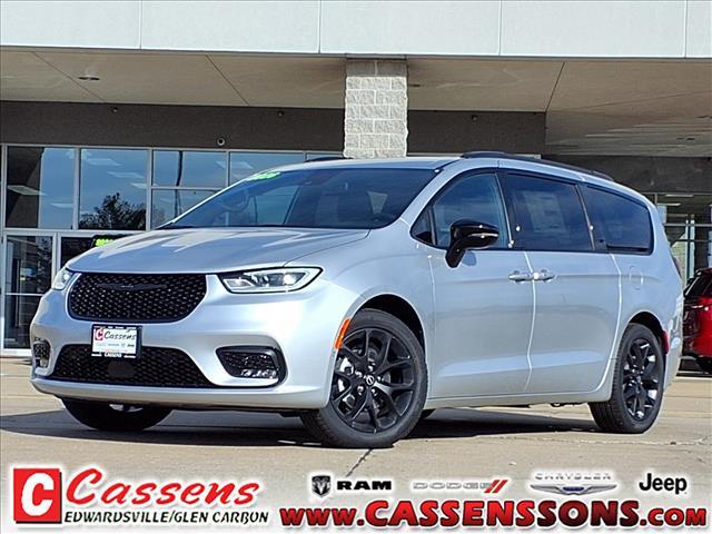new 2026 Chrysler Pacifica car, priced at $44,166