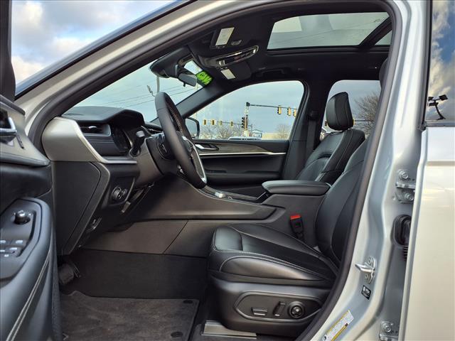 new 2025 Jeep Grand Cherokee L car, priced at $49,989