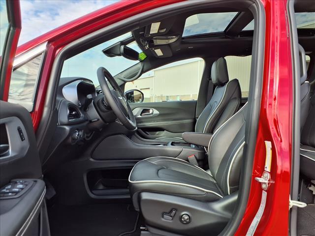 new 2026 Chrysler Pacifica car, priced at $43,914