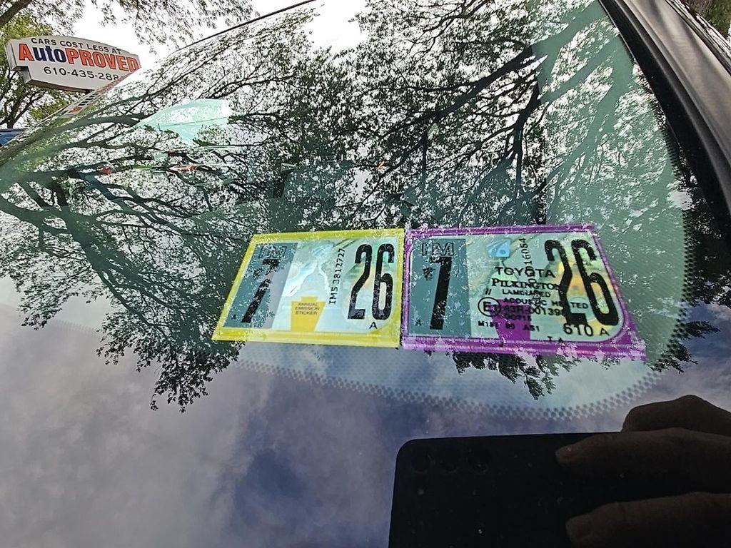 used 2021 Toyota Highlander car, priced at $27,800