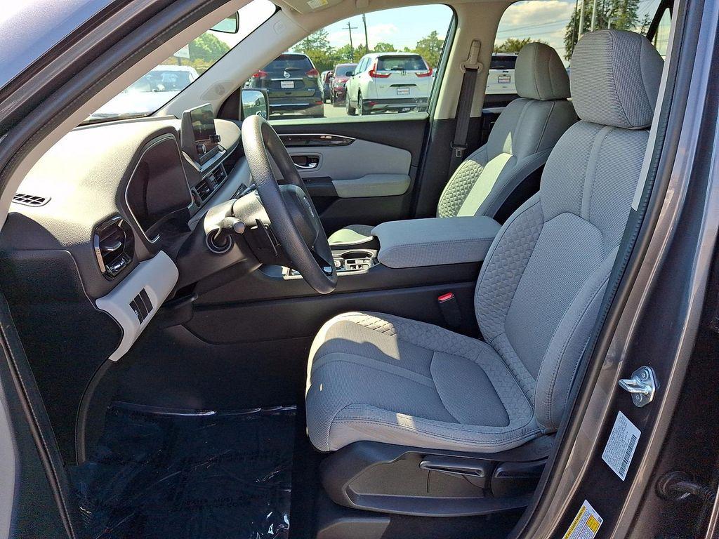 used 2024 Honda Pilot car, priced at $32,800