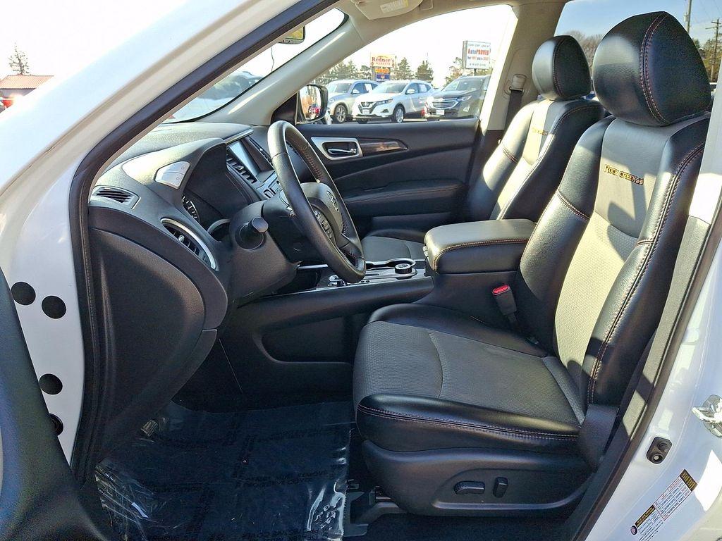 used 2020 Nissan Pathfinder car, priced at $18,400