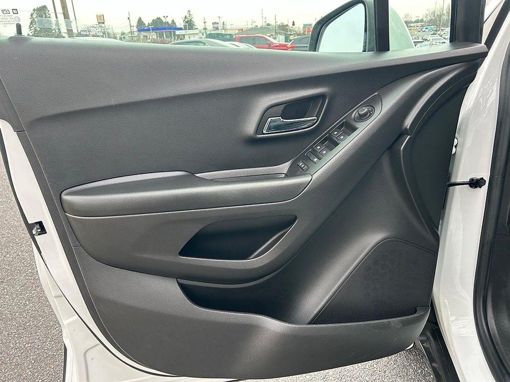 used 2022 Chevrolet Trax car, priced at $16,800