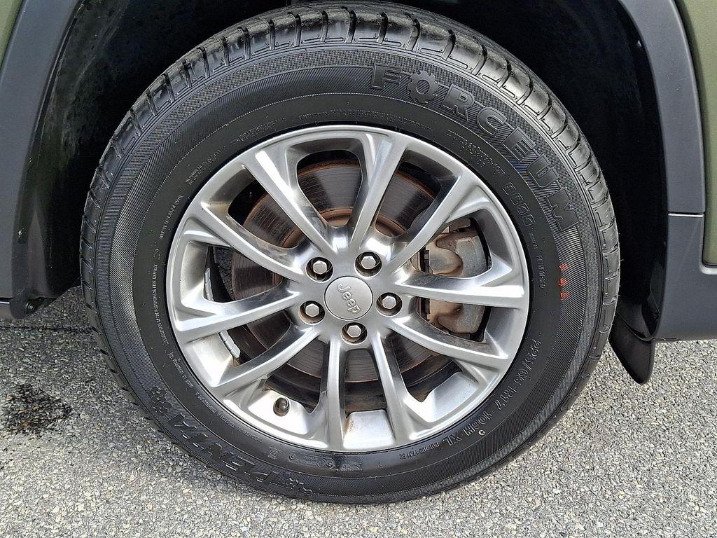 used 2020 Jeep Cherokee car, priced at $16,800