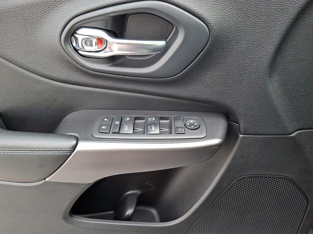 used 2020 Jeep Cherokee car, priced at $16,800