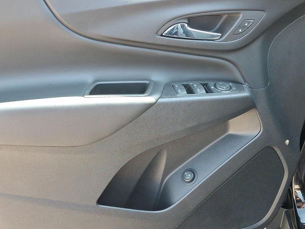 used 2022 Chevrolet Equinox car, priced at $18,800