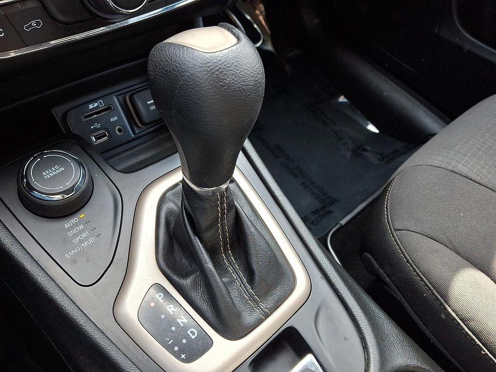 used 2016 Jeep Cherokee car, priced at $11,400