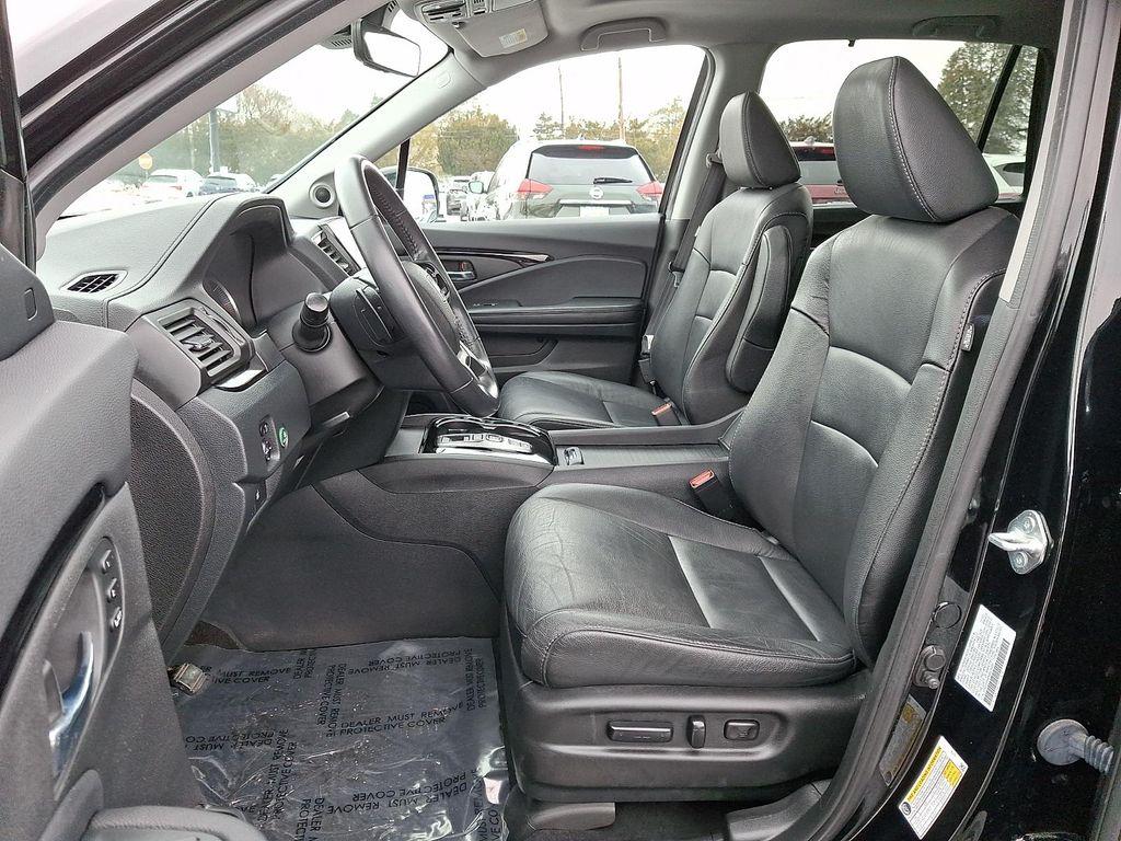 used 2022 Honda Pilot car, priced at $29,600