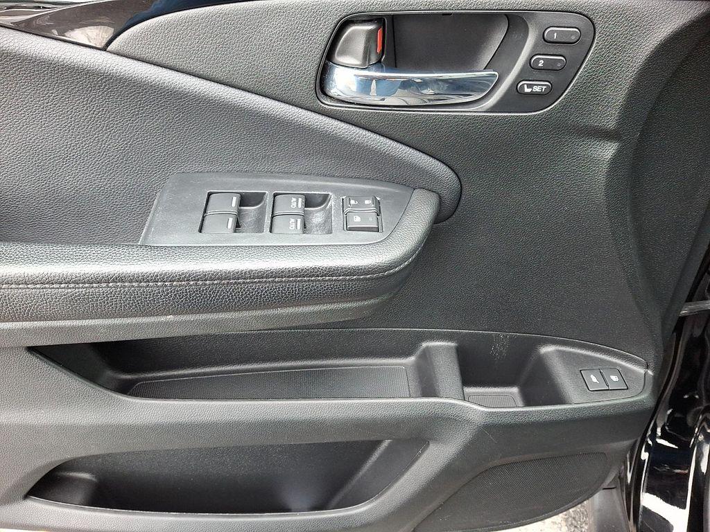 used 2022 Honda Pilot car, priced at $29,600