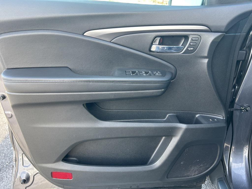 used 2022 Honda Pilot car, priced at $28,500