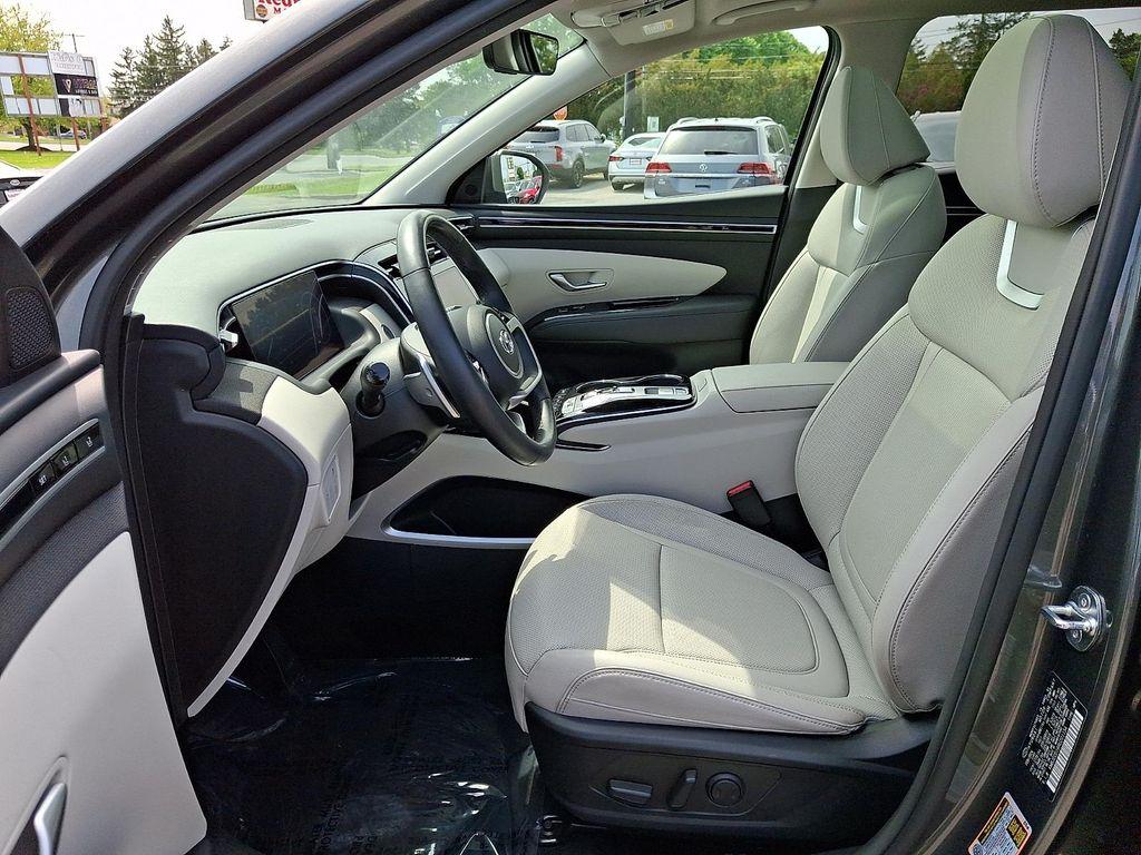 used 2024 Hyundai TUCSON Hybrid car, priced at $28,400