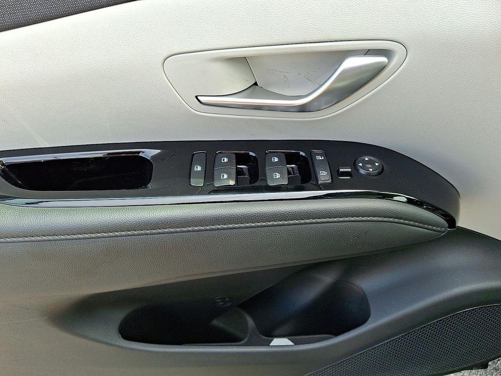 used 2024 Hyundai TUCSON Hybrid car, priced at $28,400