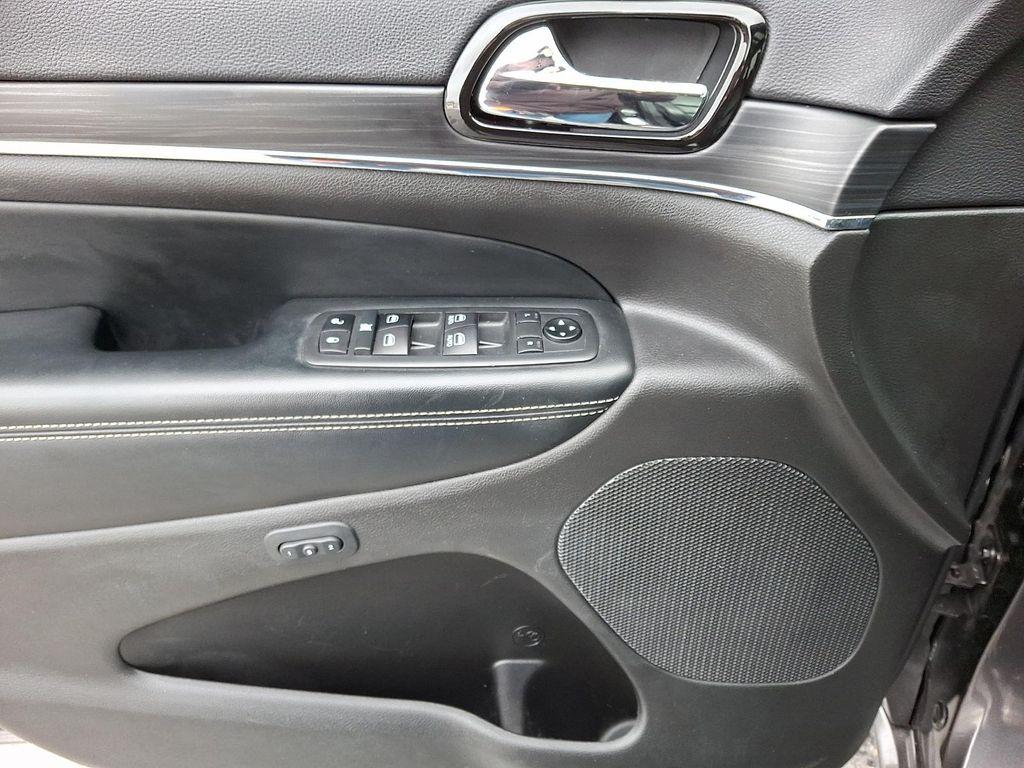 used 2021 Jeep Grand Cherokee car, priced at $25,400