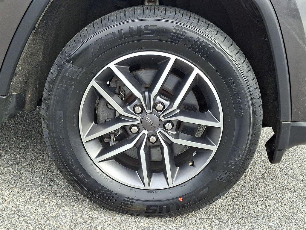 used 2021 Jeep Grand Cherokee car, priced at $23,400