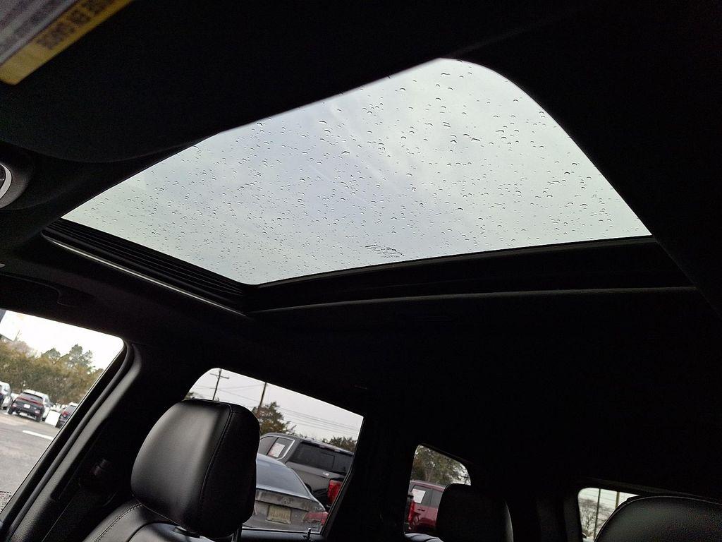 used 2017 Jeep Grand Cherokee car, priced at $15,500