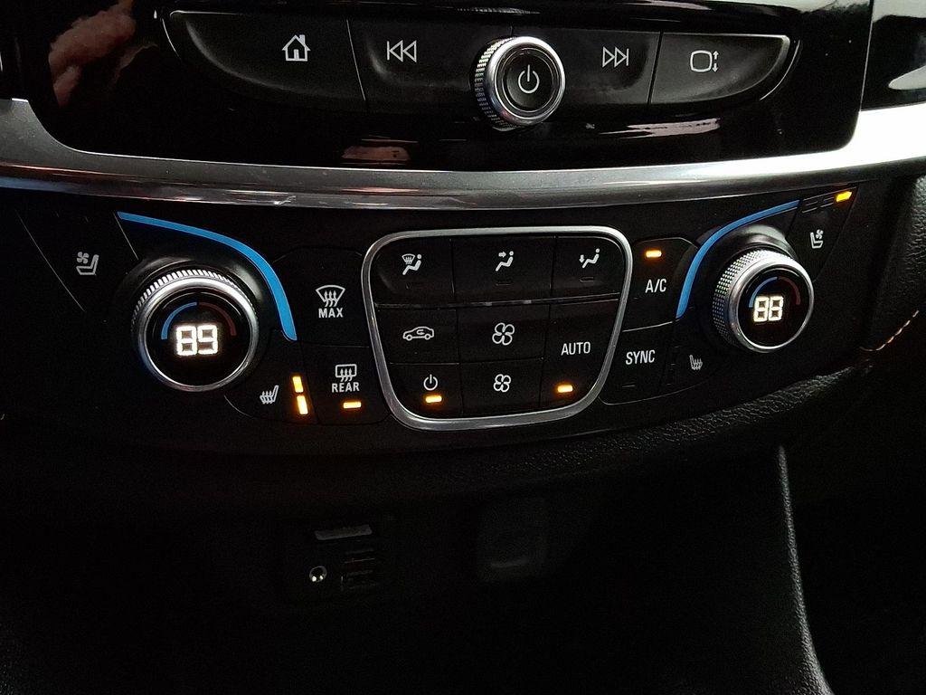 used 2020 Chevrolet Traverse car, priced at $23,400