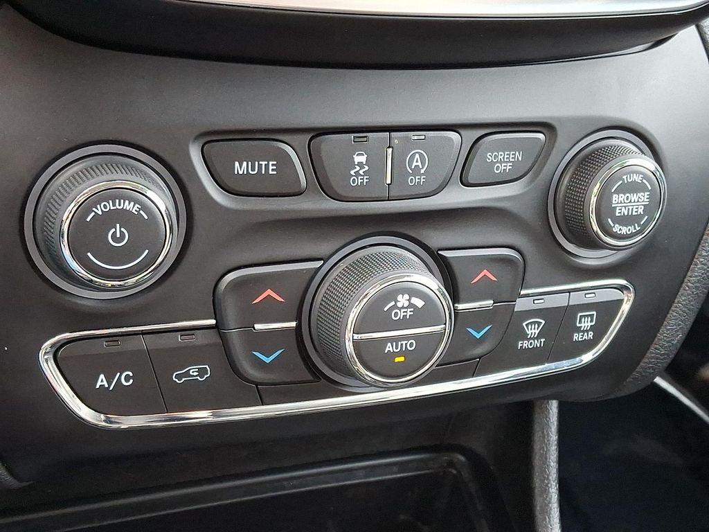 used 2019 Jeep Cherokee car, priced at $16,800