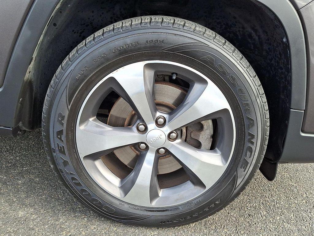 used 2019 Jeep Cherokee car, priced at $16,800