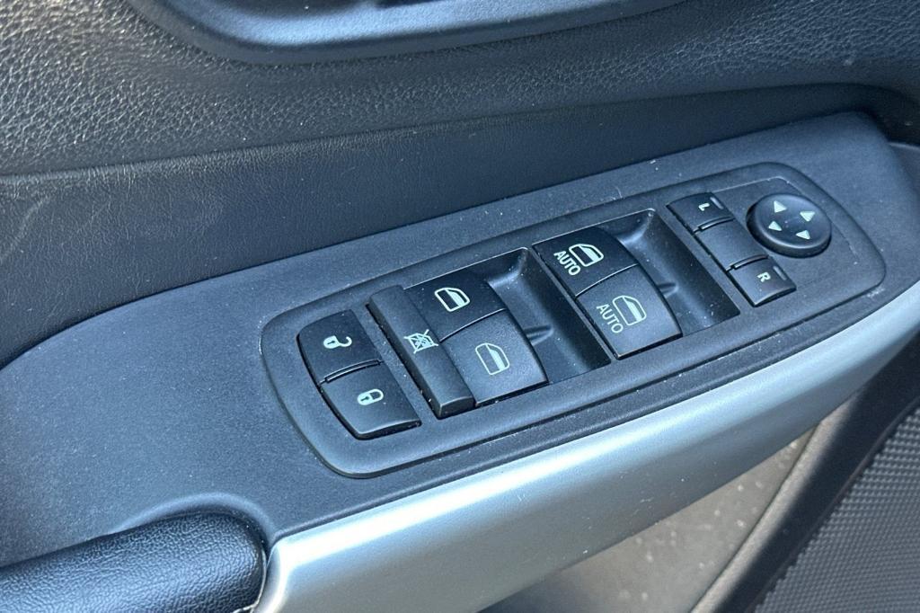 used 2018 Jeep Cherokee car, priced at $17,238