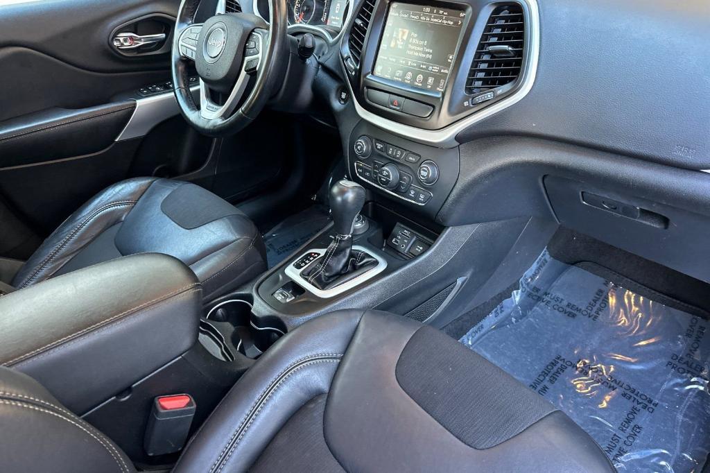 used 2018 Jeep Cherokee car, priced at $17,238