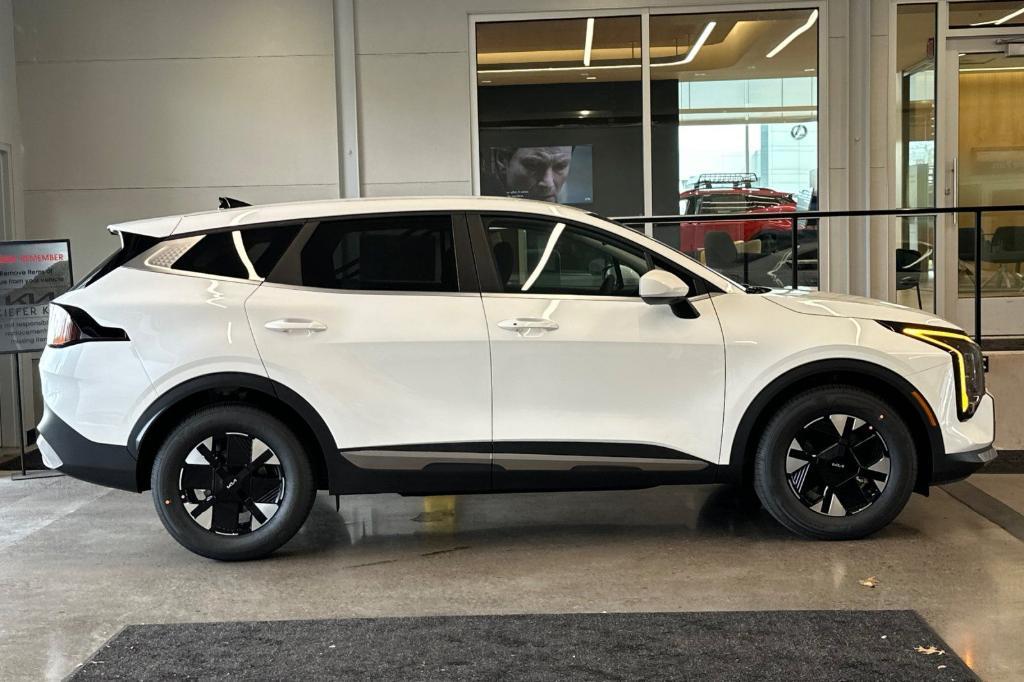 new 2026 Kia Sportage Hybrid car, priced at $32,875
